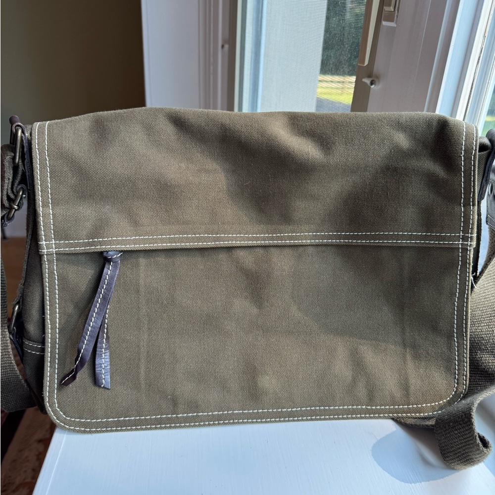 Orvis Olive Green Canvas Cross Body Messenger Bag with Brown Leather Accents - Picture 2 of 14